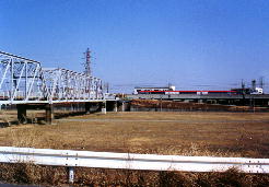 跨線橋と成田エクスプレス