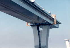 未完成の沖合部橋梁